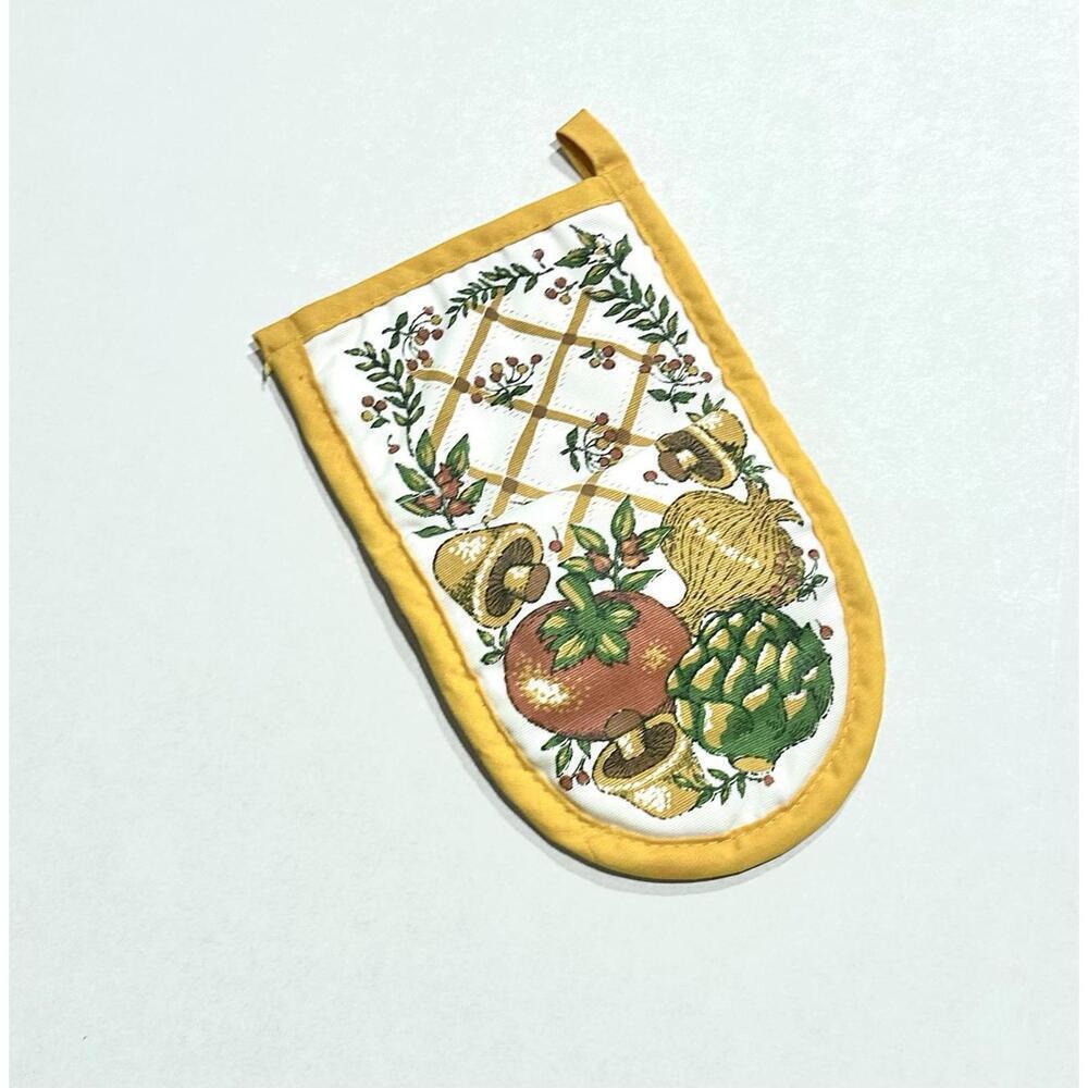 Vintage Potholder Oven Mitt Yellow Fall Cottagecore Mushrooms Berries Floral